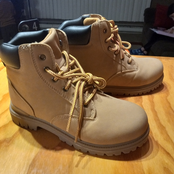 NWT BOYS TUCKER BOOT - Picture 2 of 6
